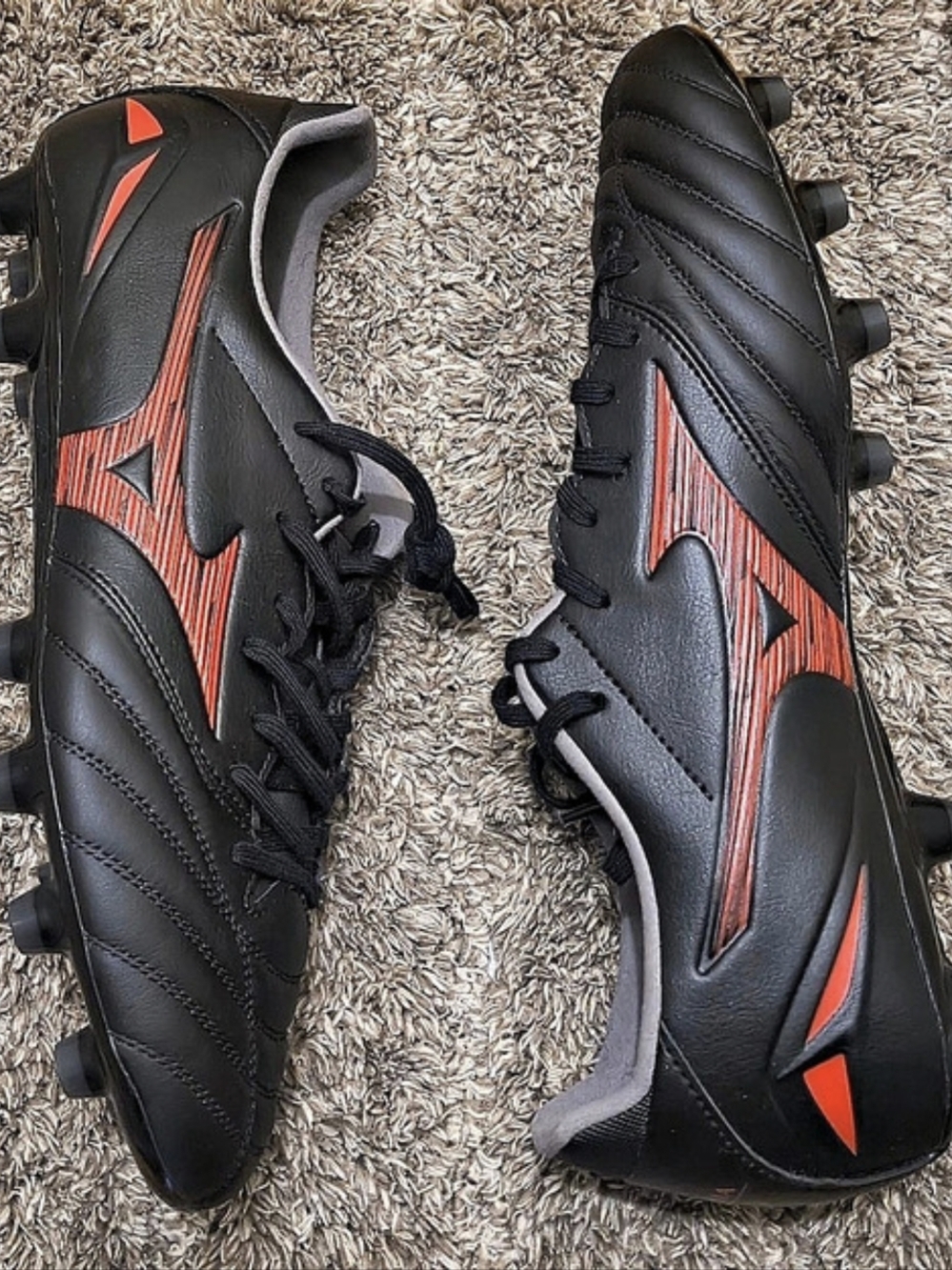 Mizuno Morelia Neo IV Pro FG Soccer Cleats Black & Red US 10.5